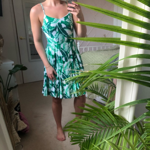 Tropical leaf print mini dress - Picture 2 of 3